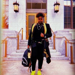 Meet your Posher, Larry